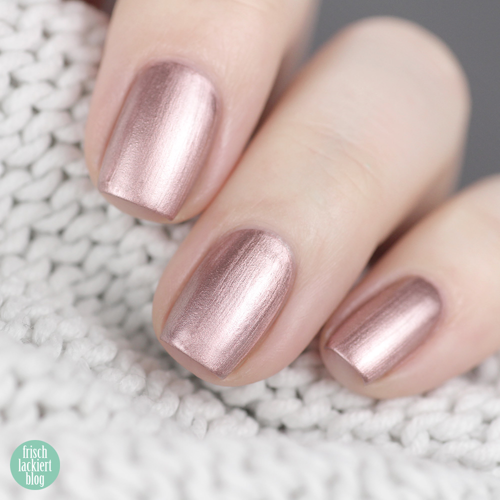 Alternative zu essie Penny Talk – Rosegold Nagellack – by frischlackiert