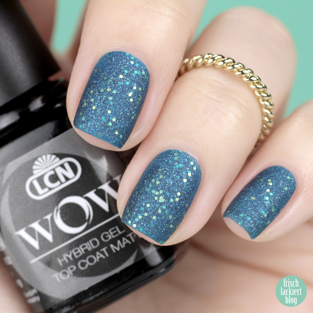 Picture Polish Wizardry – Nagellack in Blau mit goldenem Glitzer und Schimmer – swatch by frischlackiert