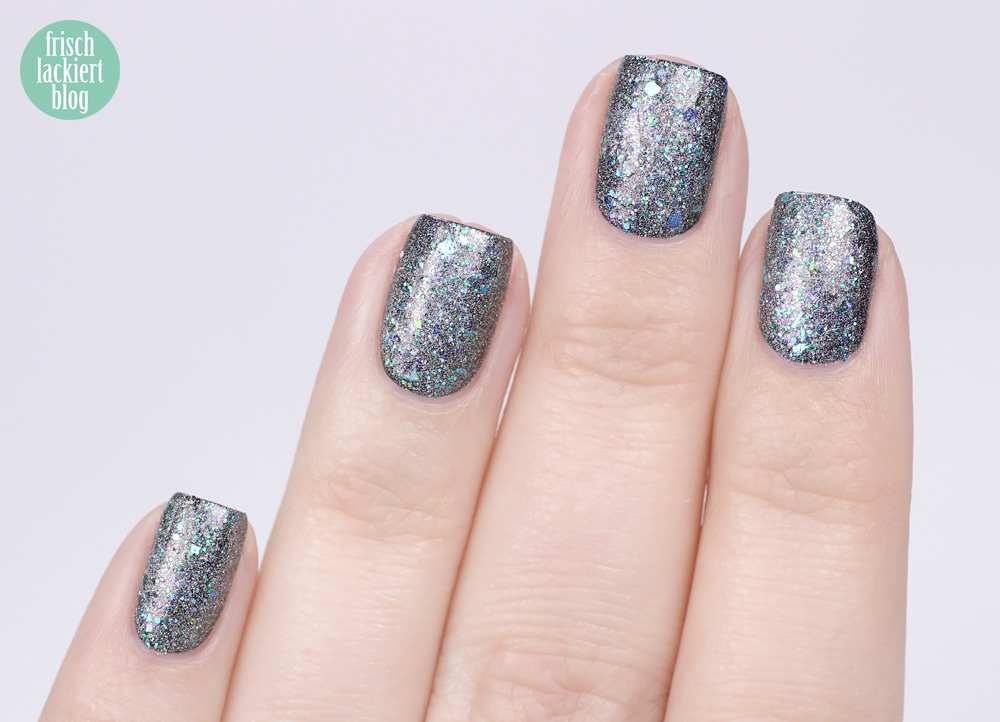 Frischlackiert-Challenge – Glitter Galaxy Nailart – by frischlackiert