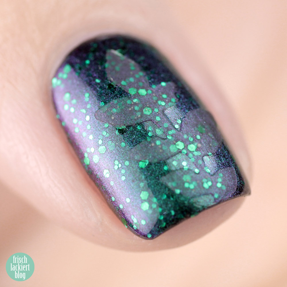 Frischlackiert-Challenge Glänzend und Matt in Grün - Nailart mit Blätter Vinyls – by frischlackiert