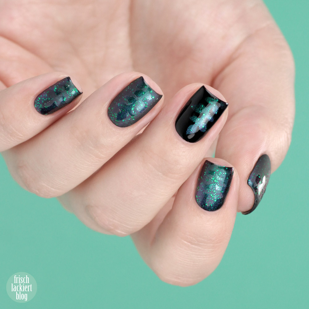 Frischlackiert-Challenge Glänzend und Matt in Grün - Nailart mit Blätter Vinyls – by frischlackiert