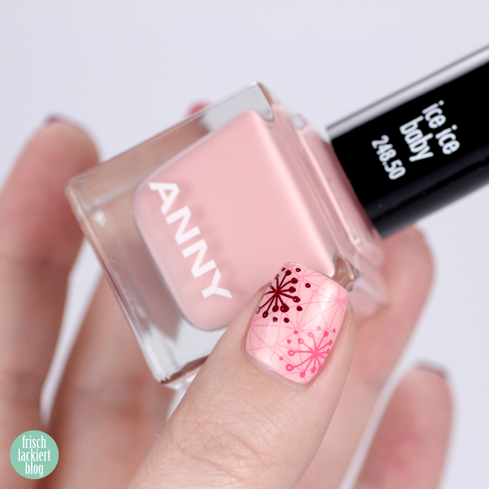 Frischlackiert-Challenge Doppelstamping Nailart mit grafischen Blumen – by frischlackiert