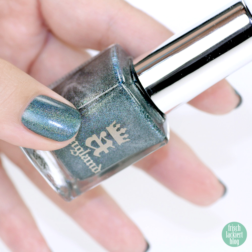 A-England Manderey – petrol holo nagellack – holographic nailpolish – swatch by frischlackiert