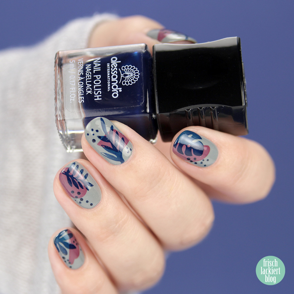 Sommerliches Doppelstamping Nailart mit MoYou Summer Lovin Collection 02 – Grau Rot Blau – by frischlackiert