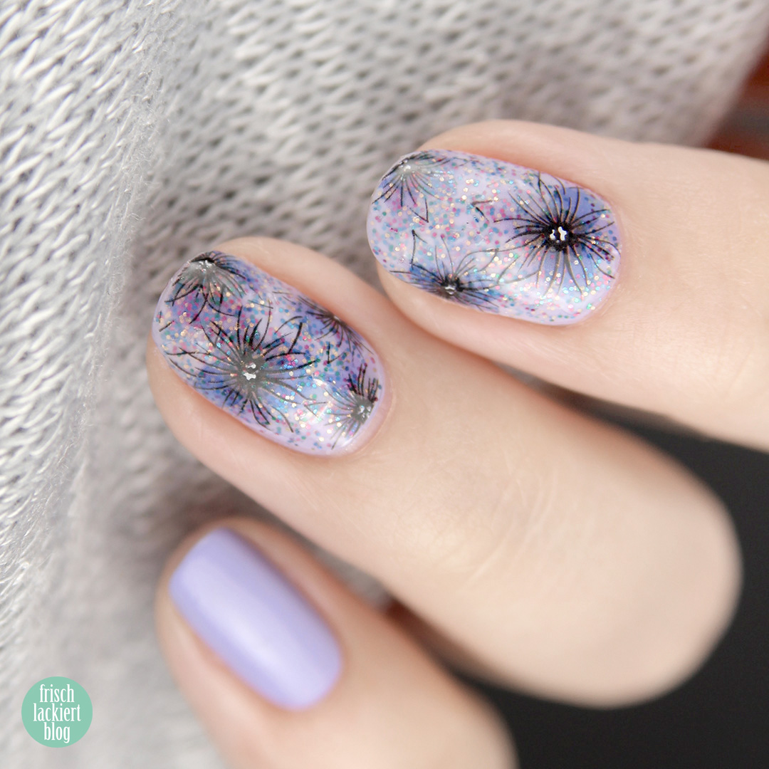 Dreamy Ink Floral Nail Stickers von So Nailicious – Blumen Nailart mit Glitzer Flieder – by frischlackiert