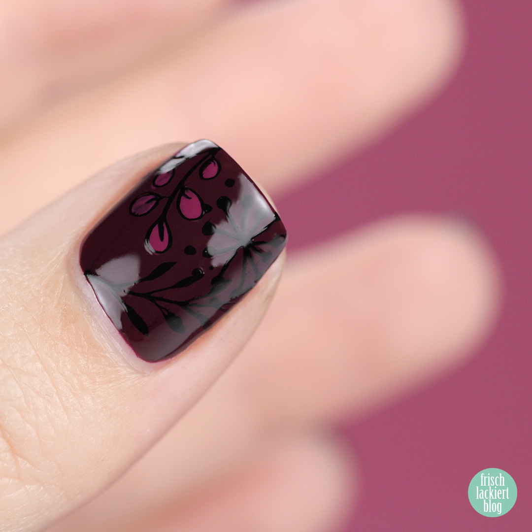 YpsLackiertChallenge – Herbststimmung Stamping Nailart – fall nails – flower stamping – by frischlackiert