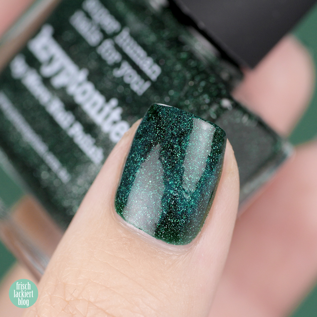 YpsLackiertChallenge – Cut Out Stamping Nailart mit Monstera in Grün – by frischlackiert
