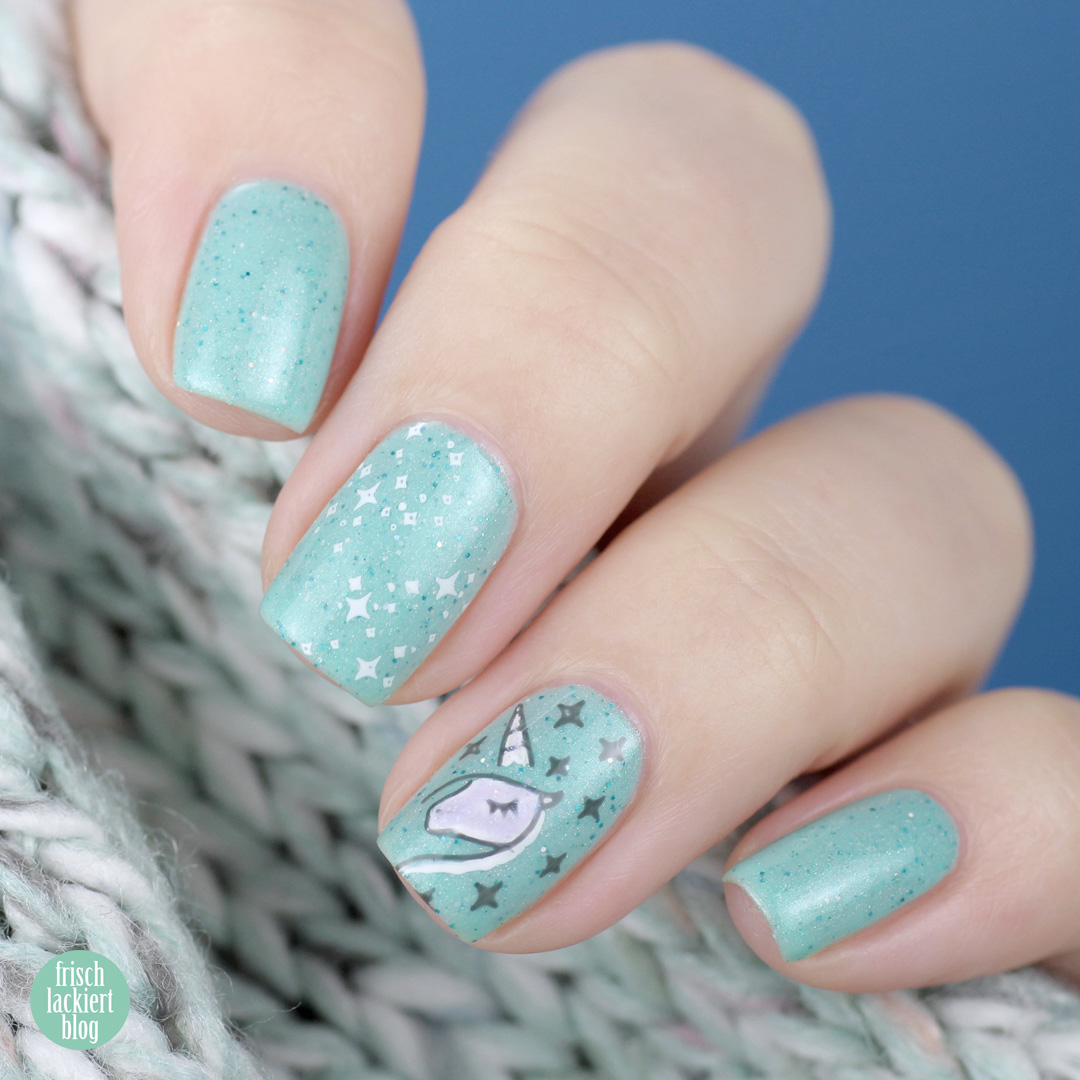 Einhorn Nailart mit Minicorn von Herzlack – by frischlackiert