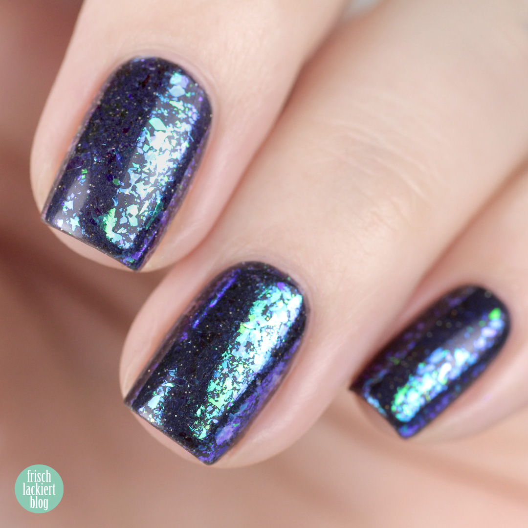WhatsUp Nails Breeze Flakies – by frischlackiert