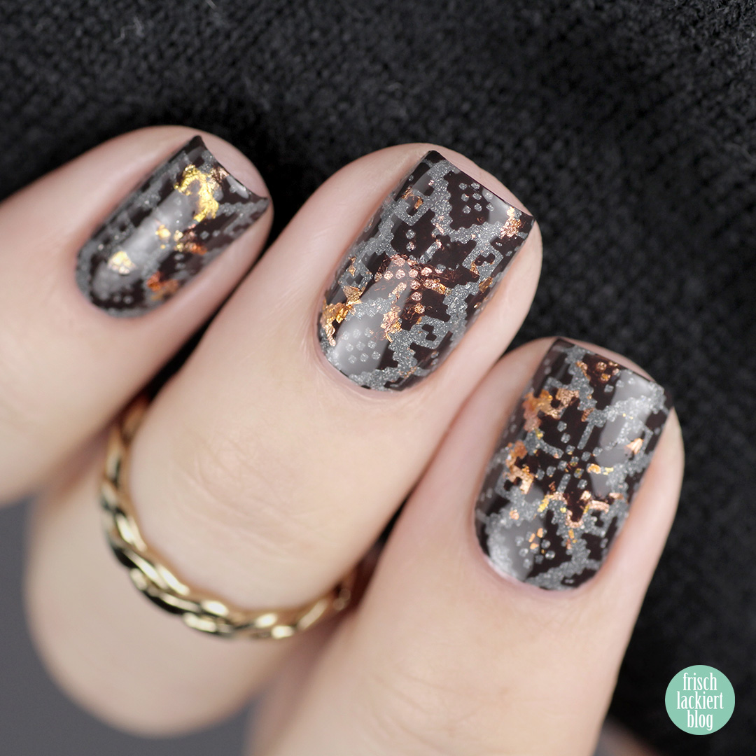 YpsLackiertChallenge – Cozy Nailart – Pullover Nails – by frischlackiert