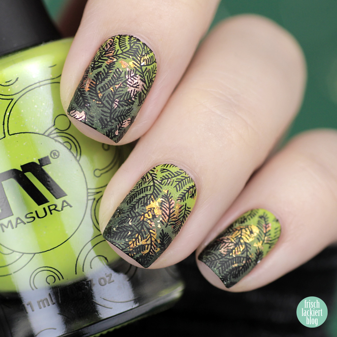 Masura golden evergreen gradient Winter Nailart – by frischlackiert