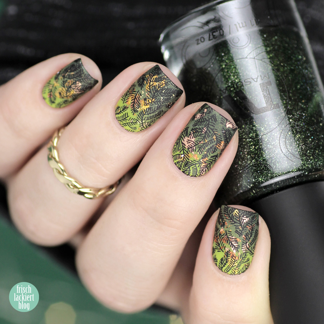 Masura golden evergreen gradient Winter Nailart – by frischlackiert