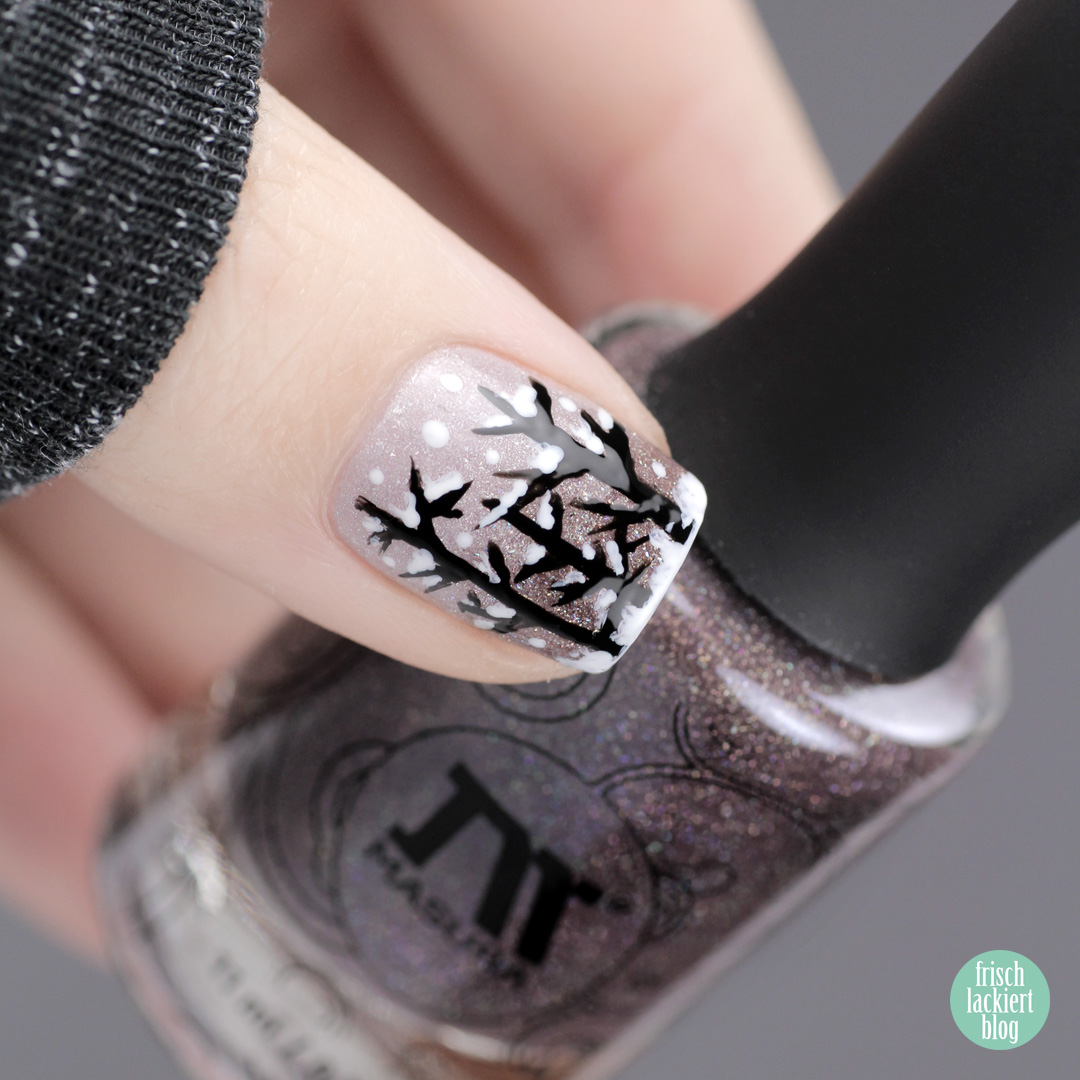Masura Winter Tree Nailart – Winterwald Design by frischlackiert