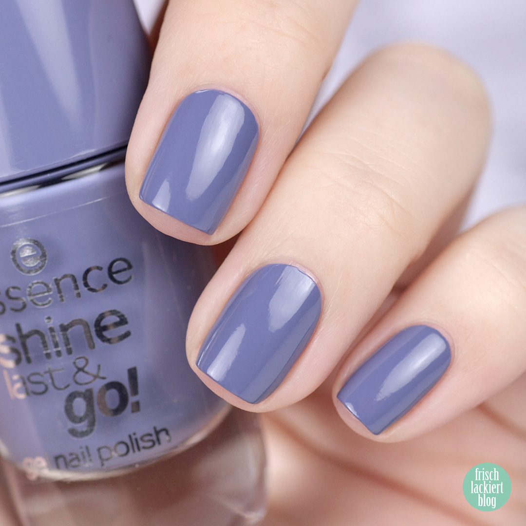 essence genie in a bottle nailpolish swatch - spring blue - by frischlackiert