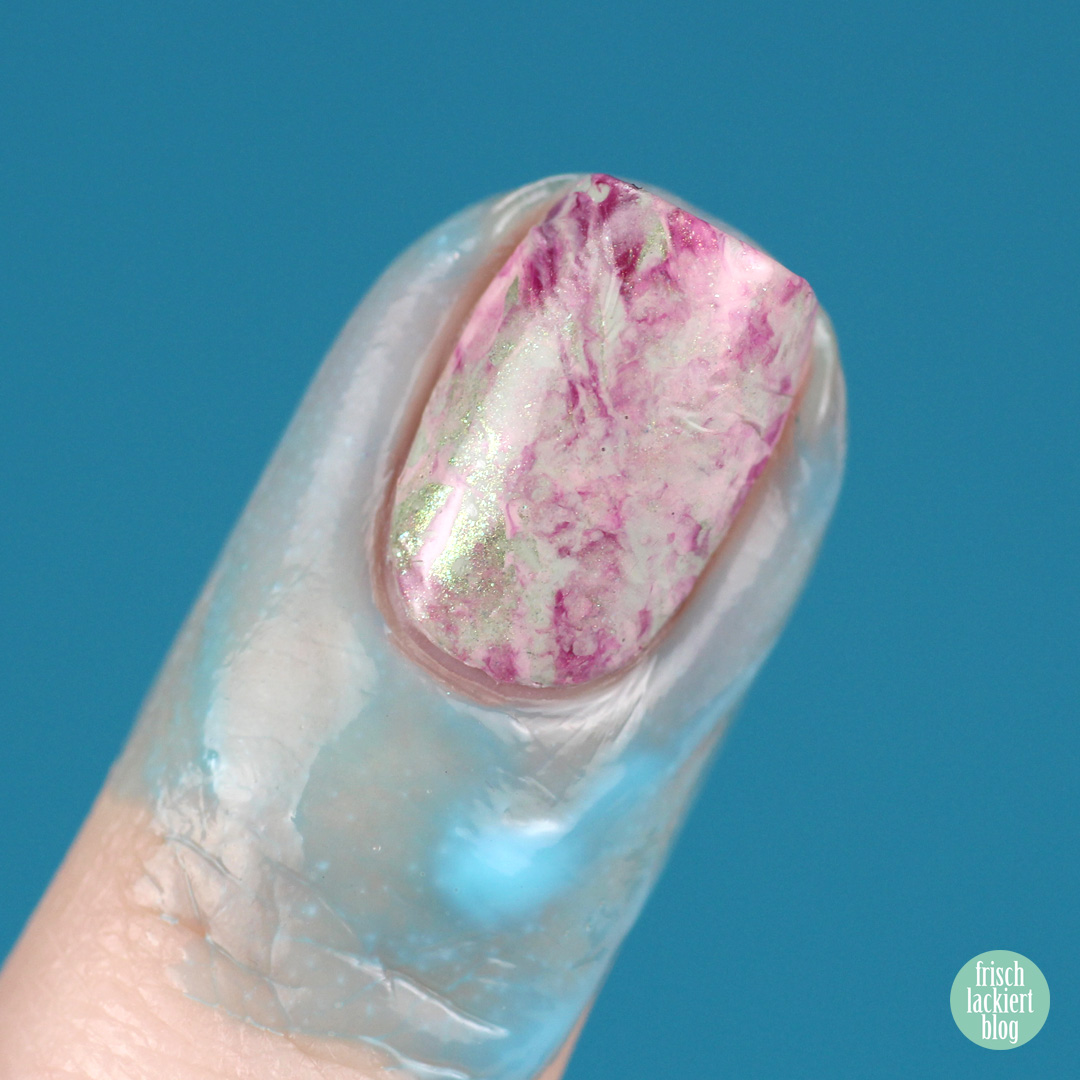 Nailart Challenge – Spring Nailart Flower Stamper Marble Nails - by frischlackiert