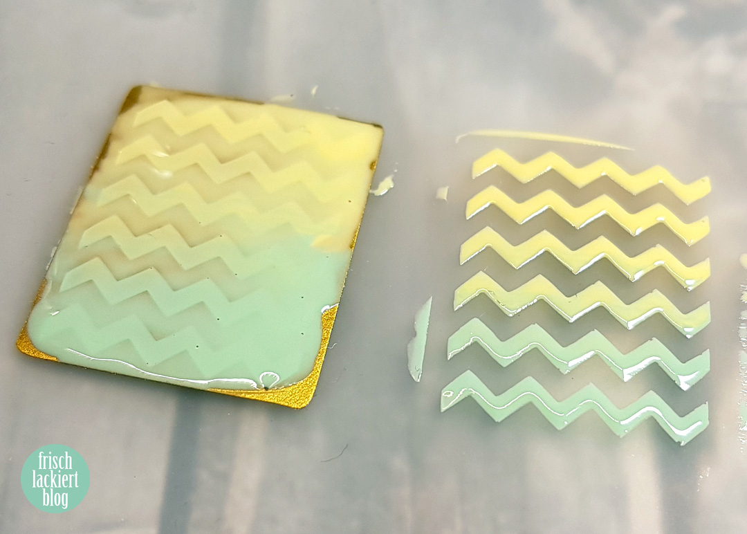 Frischlackiert-Challenge green garden nailart – chevron stamping nails - by frischlackiert