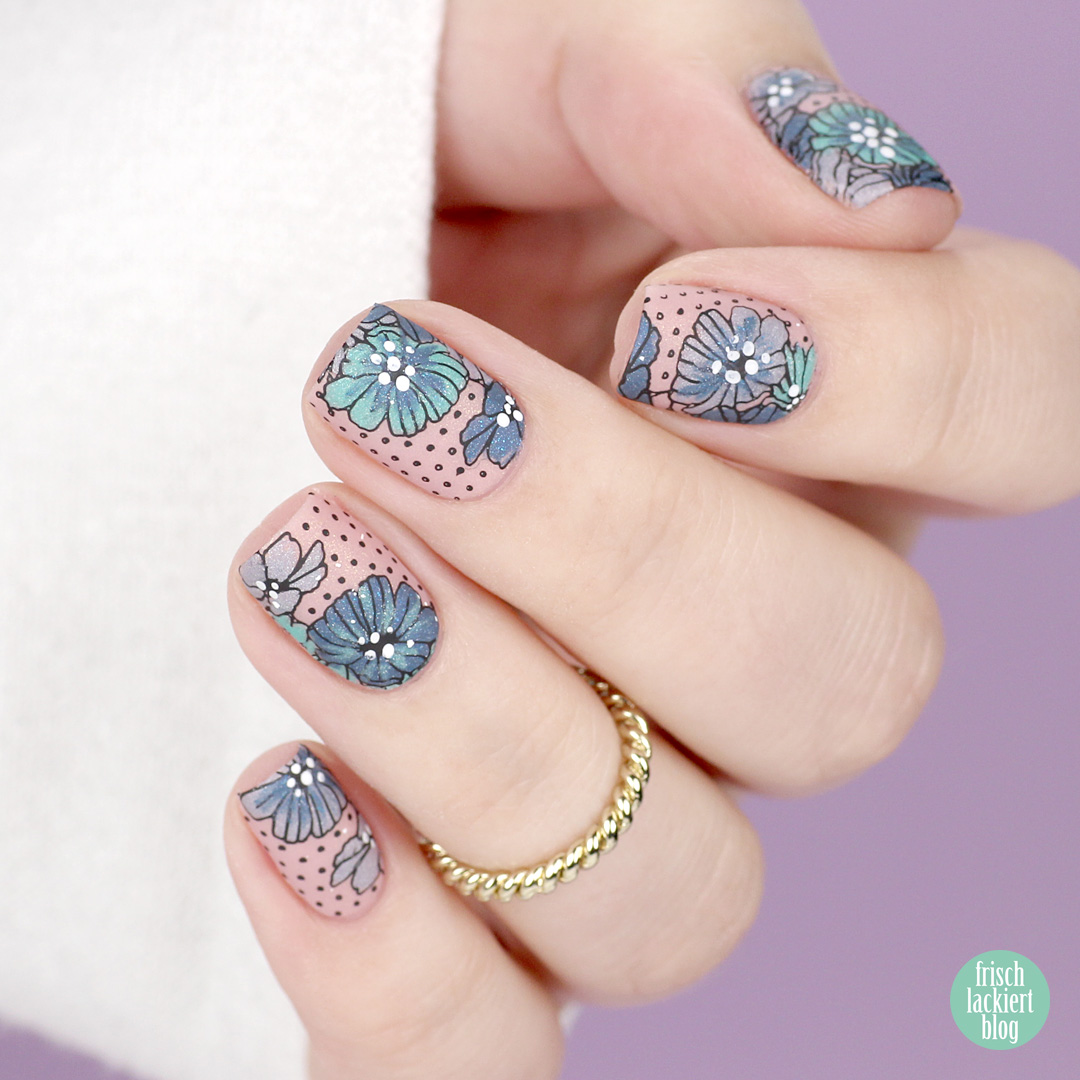 Nailsreloaded Challenge – Reverse Stamping Nail Art spring and flowers – by frischlackiert