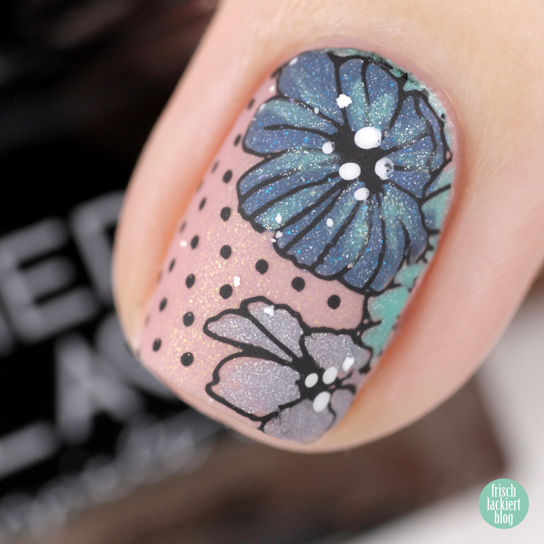 Nailsreloaded Challenge – Reverse Stamping Nail Art spring and flowers – by frischlackiert