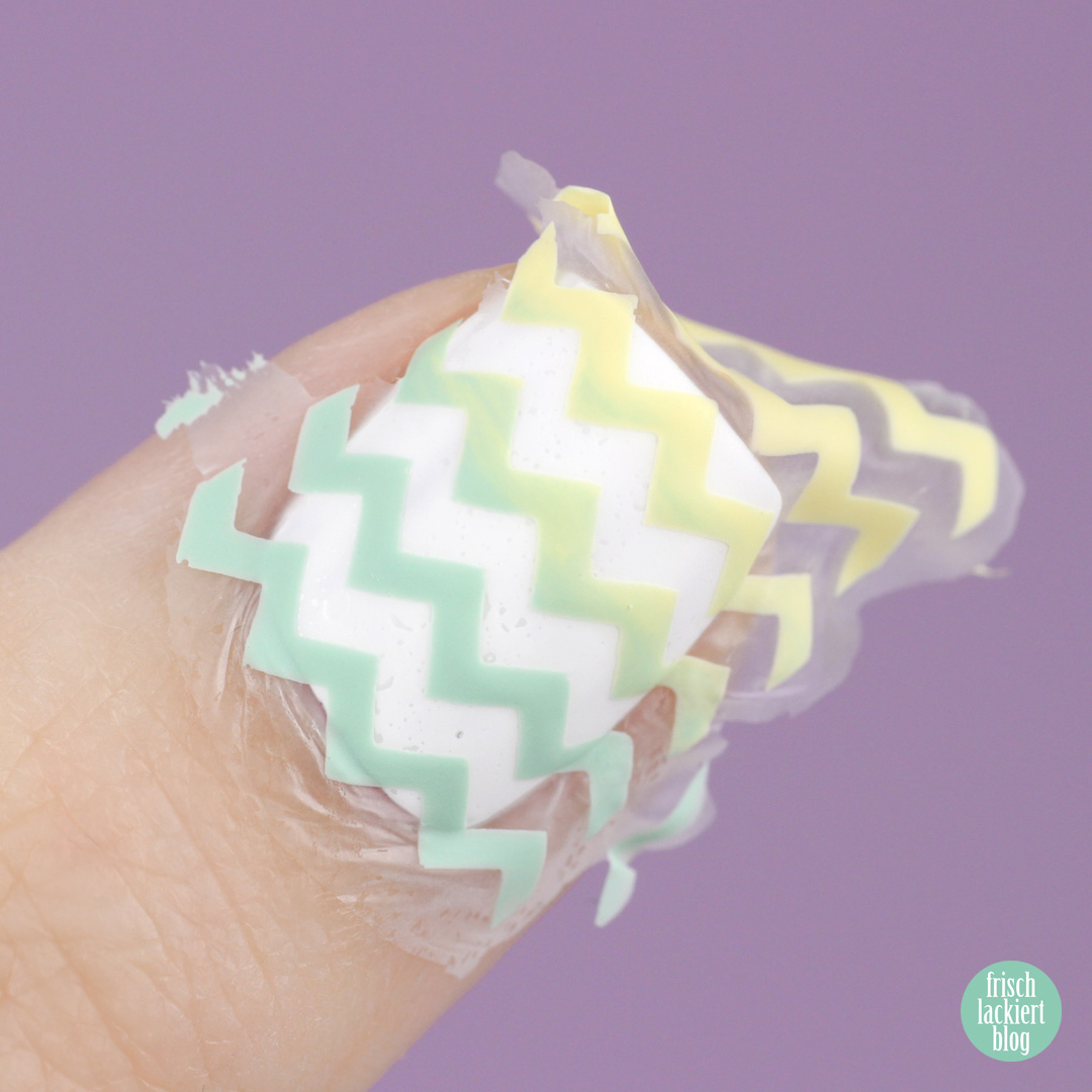 Frischlackiert-Challenge green garden nailart – chevron stamping nails - by frischlackiert