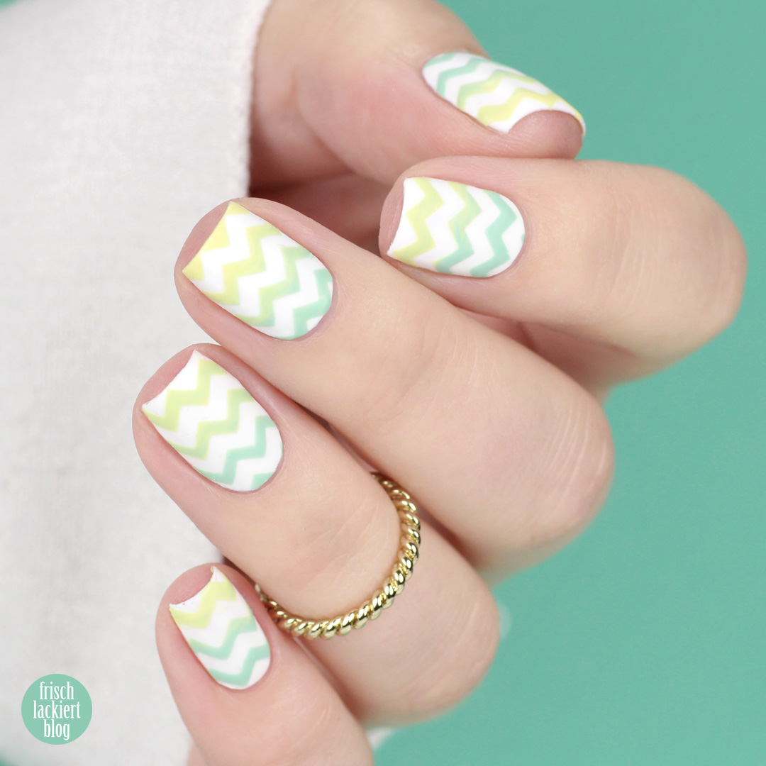Frischlackiert-Challenge green garden nailart – chevron stamping nails - by frischlackiert