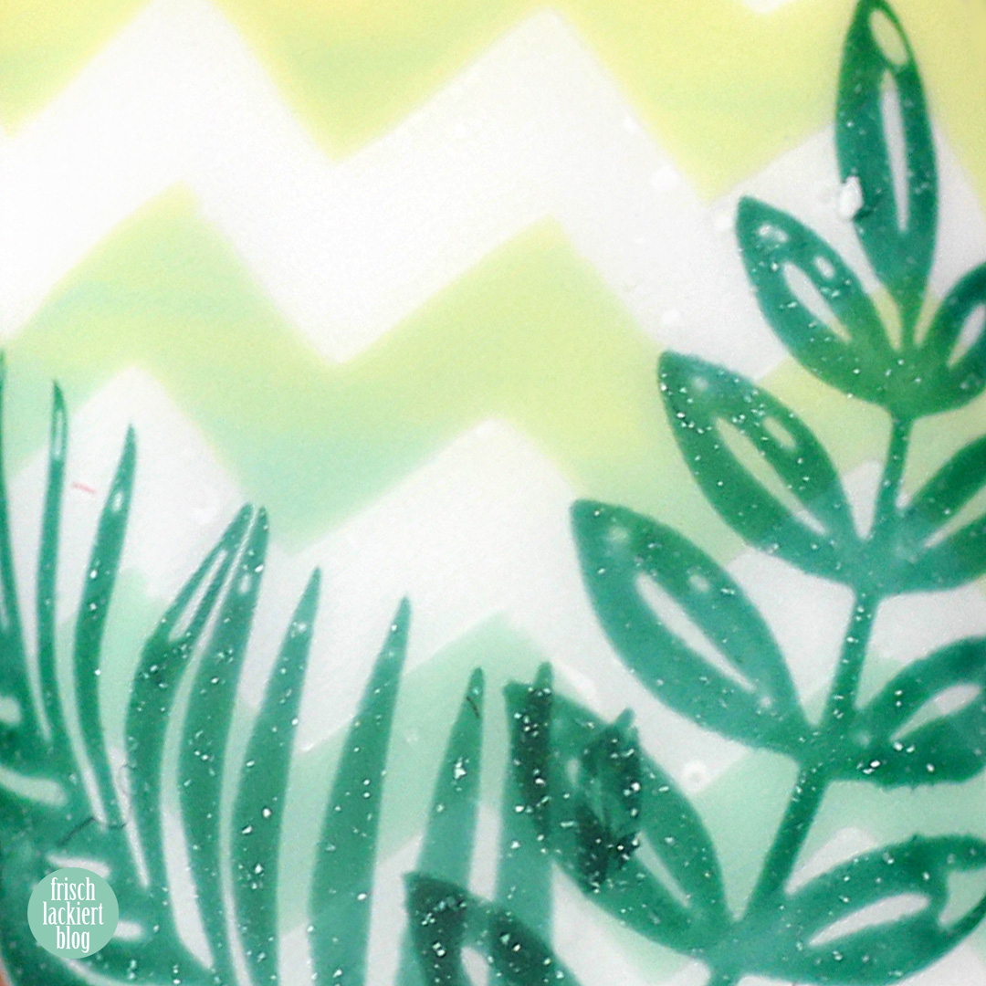 Frischlackiert-Challenge green garden nailart – chevron stamping nails - by frischlackiert