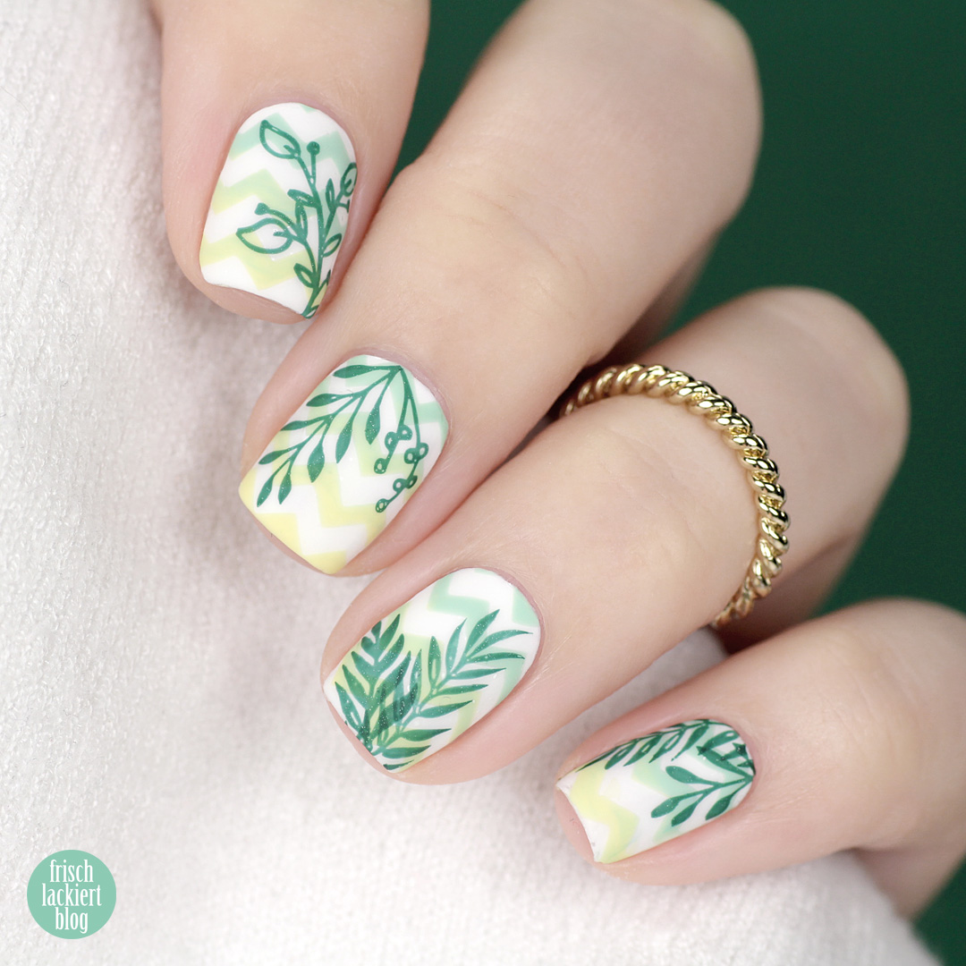 Frischlackiert-Challenge green garden nailart – chevron stamping nails - by frischlackiert