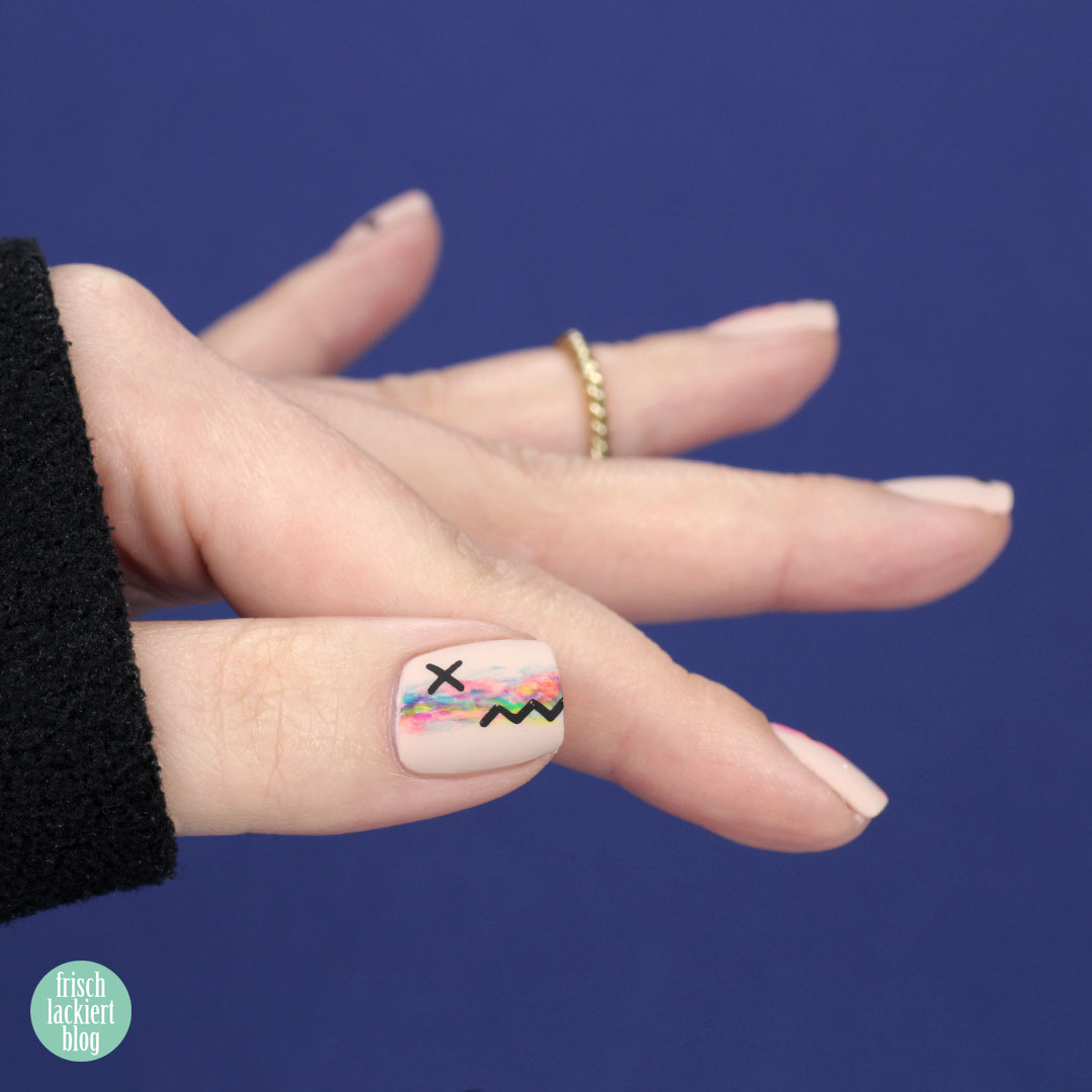 Frischlackiert Challenge – Nude und Neon Nailart mit schwarzem Stamping – by frischlackiert