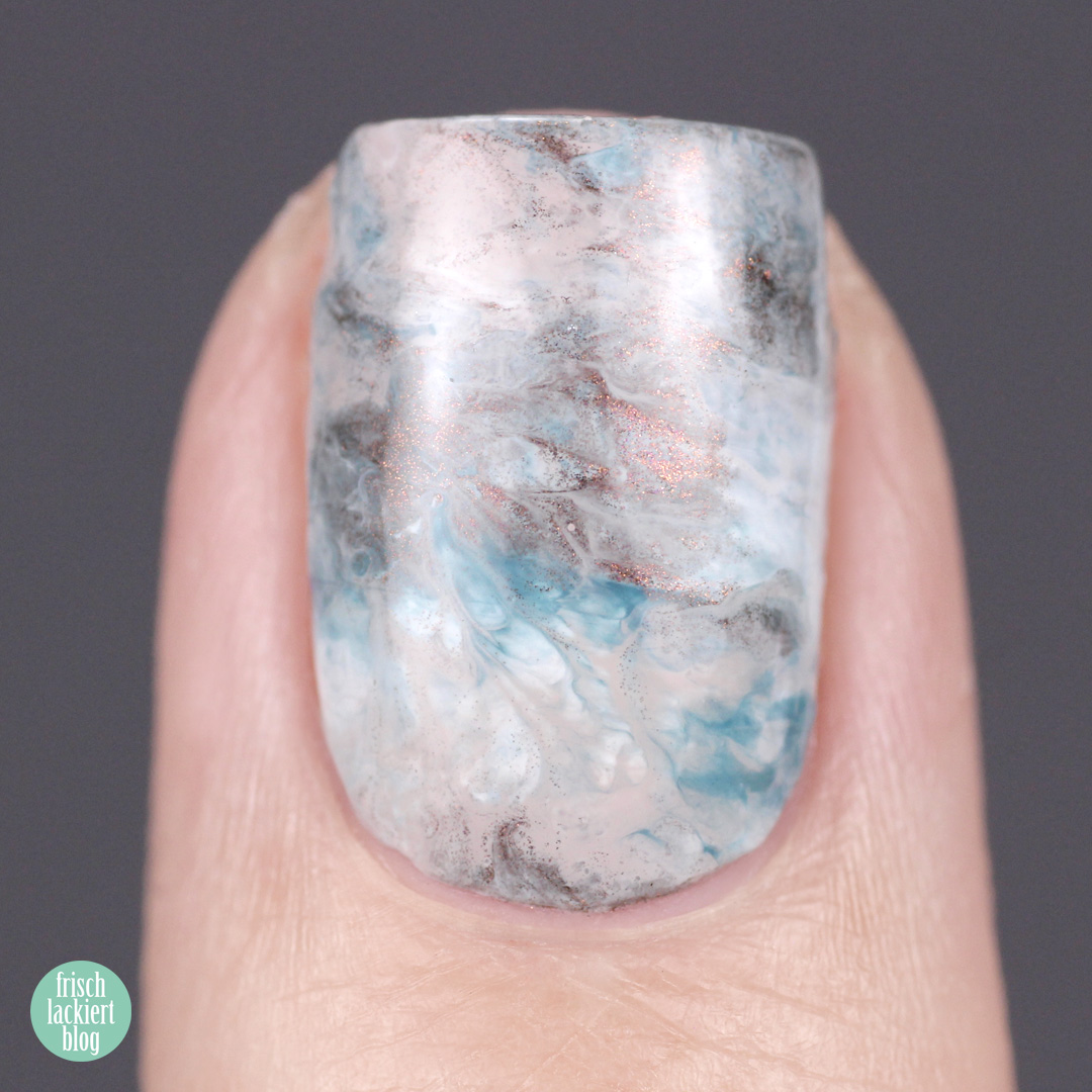 Frischlackiert-Challenge out of pace nails art - fluid nails - planet surface – by frischlackiert