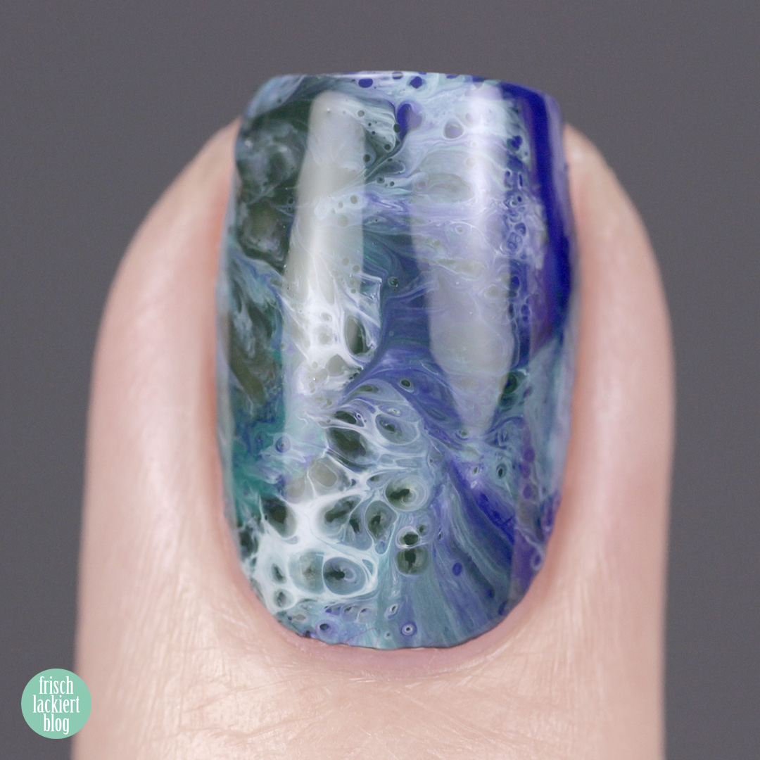 Frischlackiert-Challenge out of pace nails art - fluid nails - planet surface – by frischlackiert