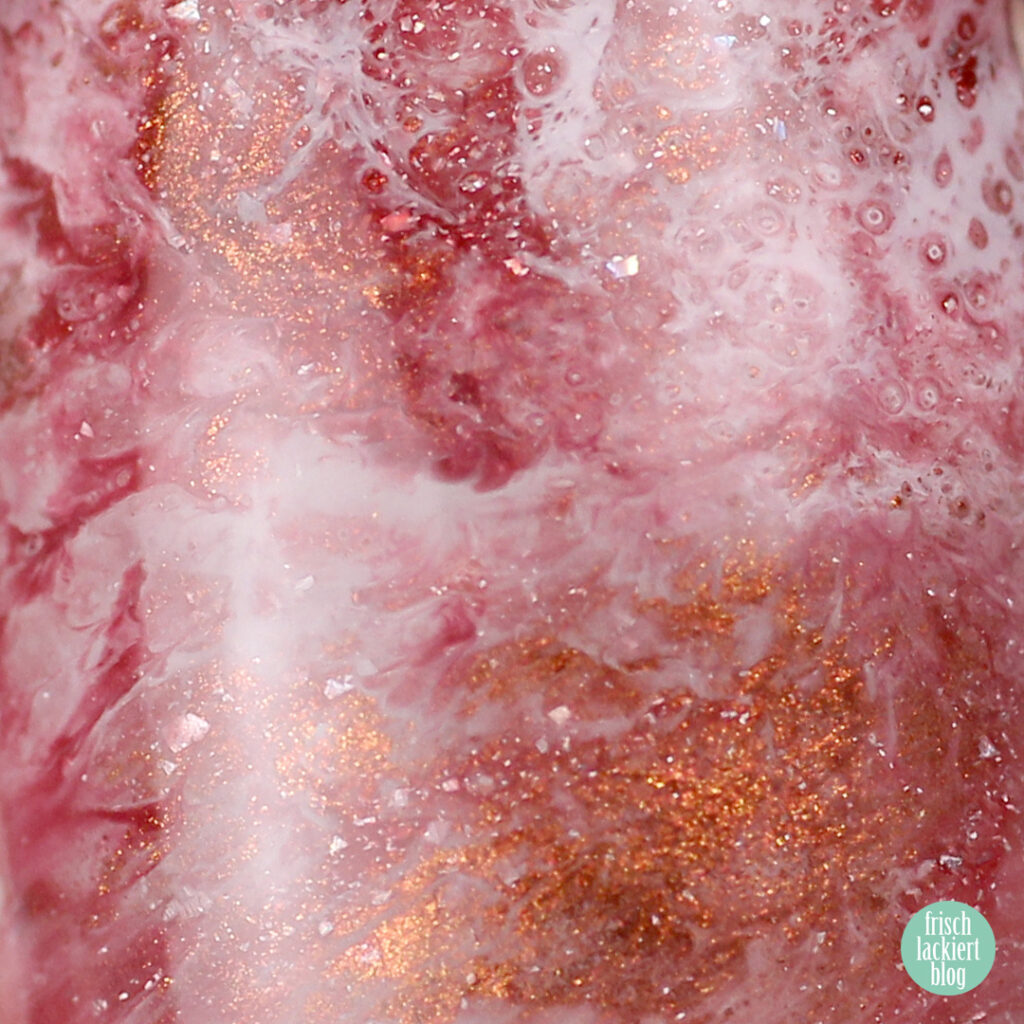 Frischlackiert-Challenge out of pace nails art - fluid nails - planet surface – by frischlackiert