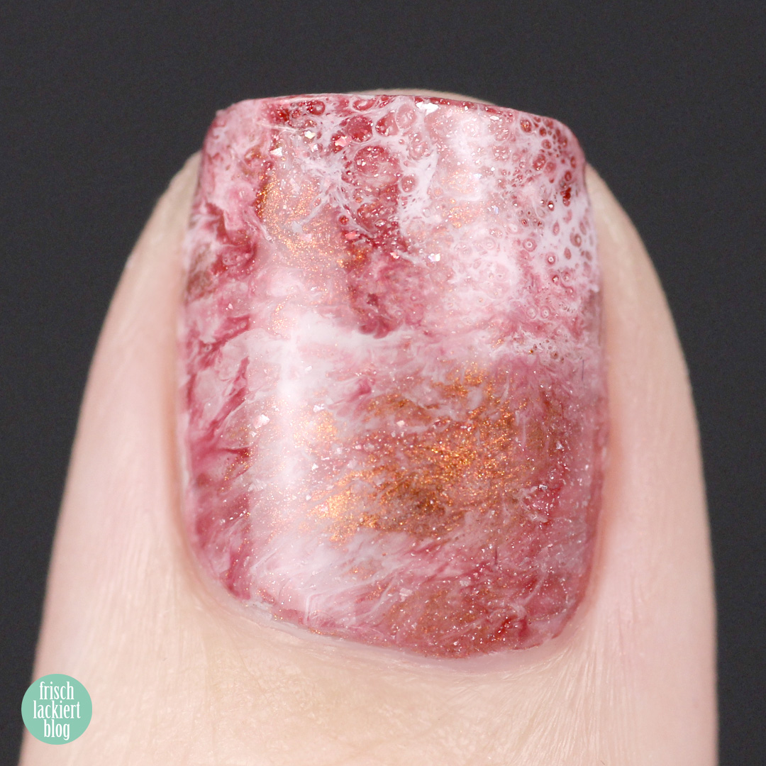 Frischlackiert-Challenge out of pace nails art - fluid nails - planet surface – by frischlackiert