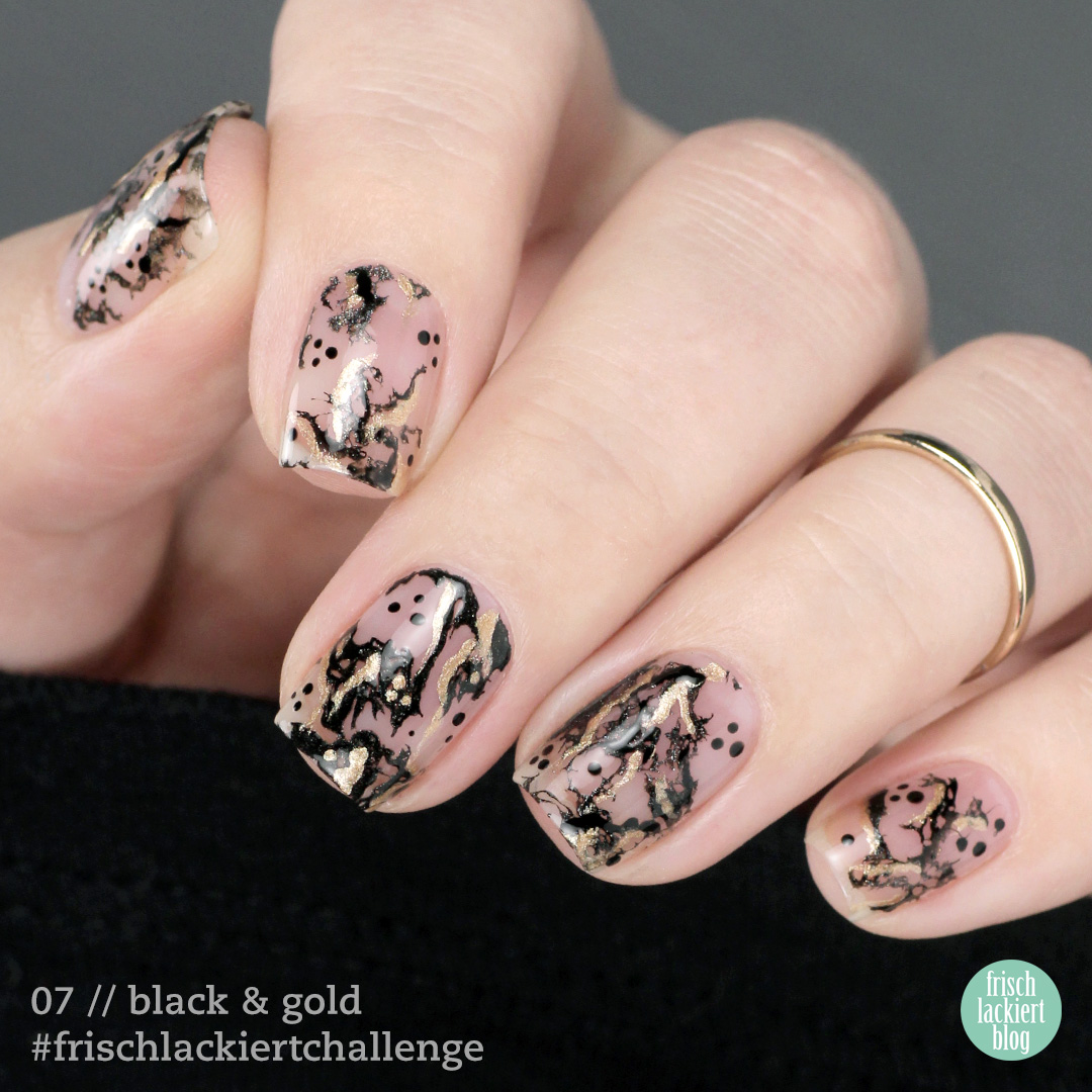 Frischlackiert-Challenge Black & Gold Negative Space Cutout Marble Nailart - by frischlackiert