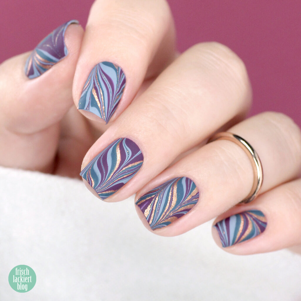 Zoya Luscious Collection – Watermarble Nailart – by frischlackiert