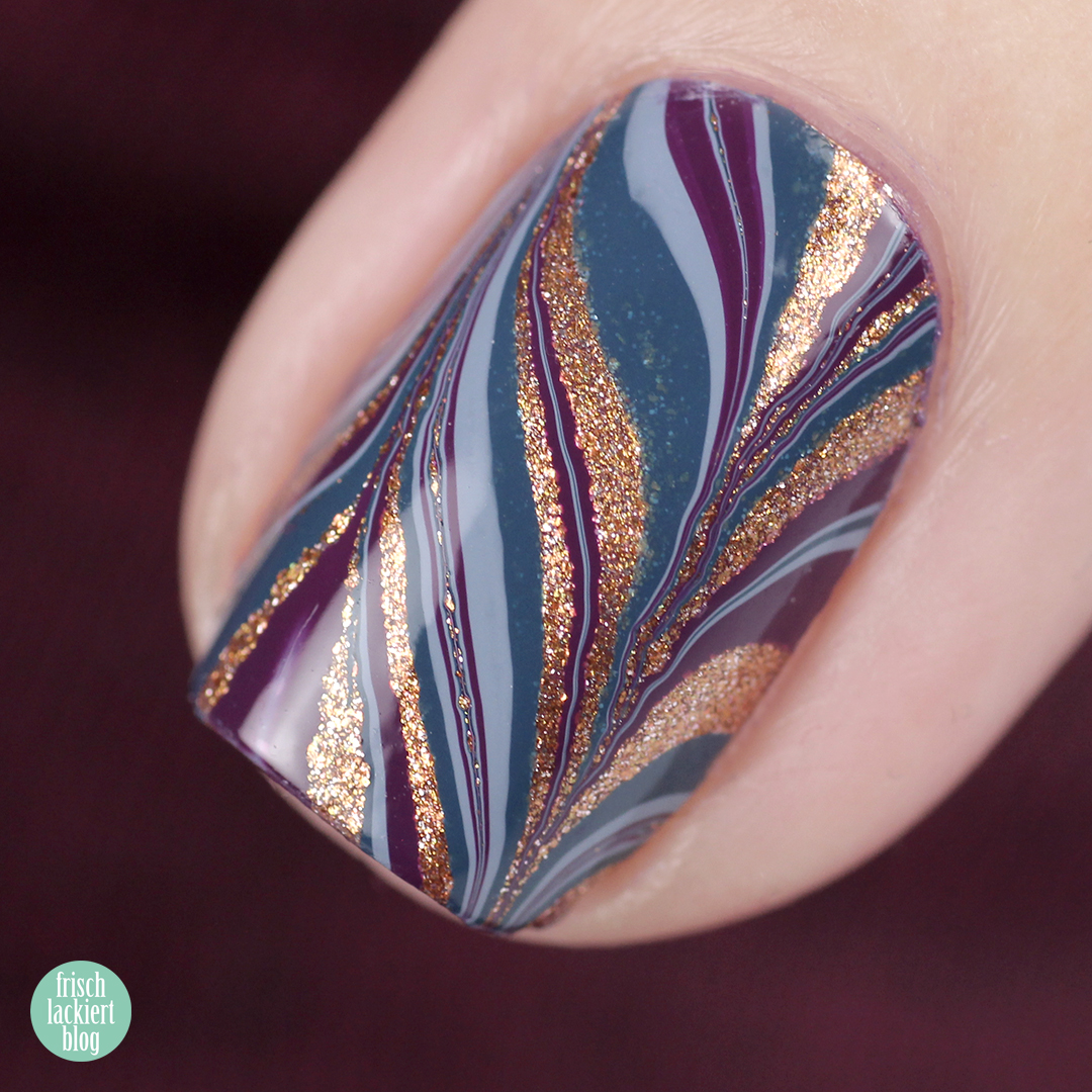 Zoya Luscious Collection – Watermarble Nailart – by frischlackiert