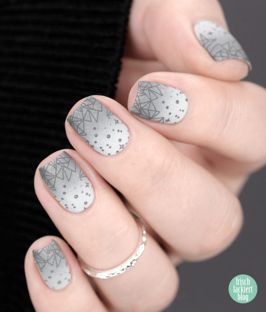 YpsLackiertChallenge – All the Greys – grey gradient winter nail art – by frischlackiert