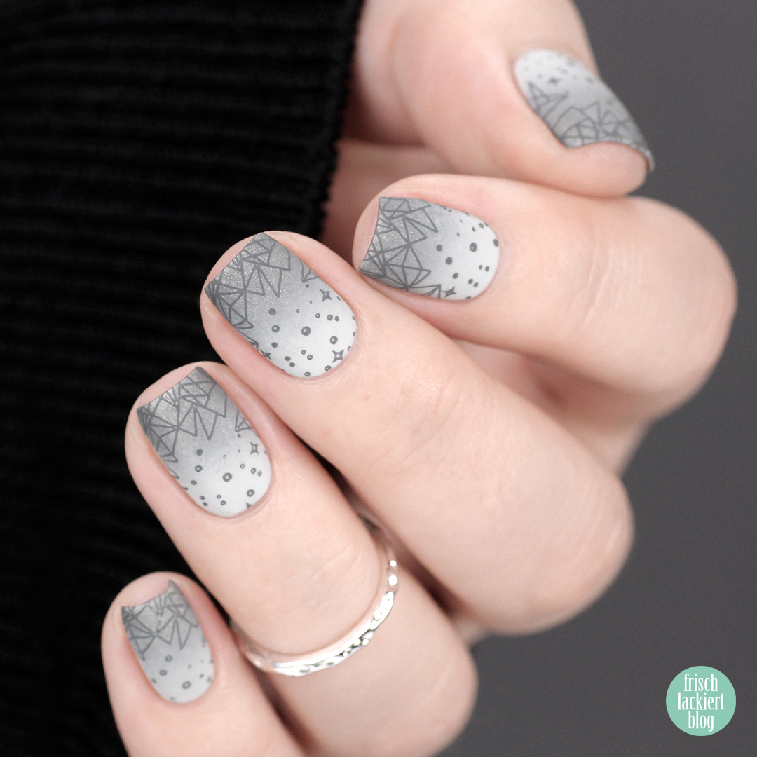 YpsLackiertChallenge – All the Greys – grey gradient winter nail art – by frischlackiert