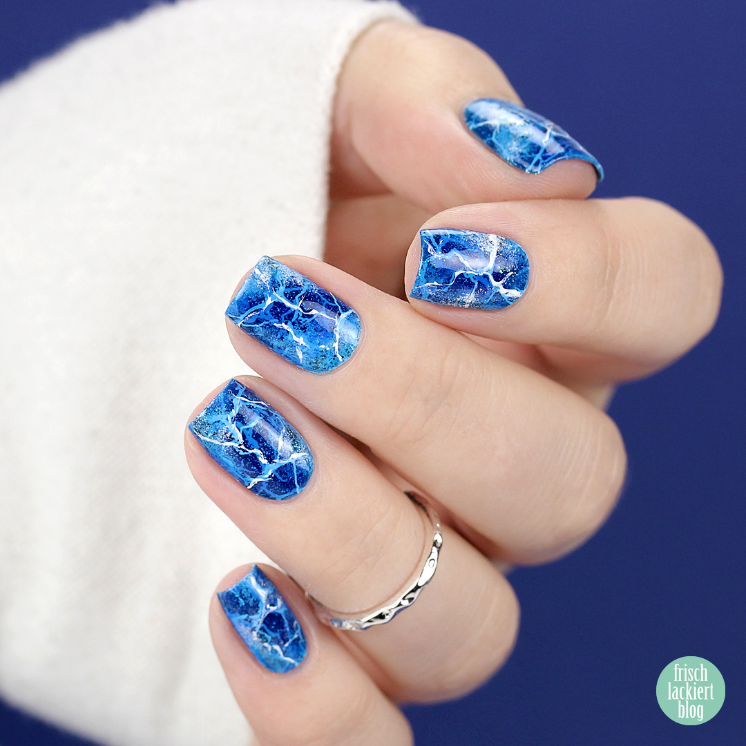 YpsLackiertChallenge – Eiszeit – blue broken ice nail art – by frischlackiert