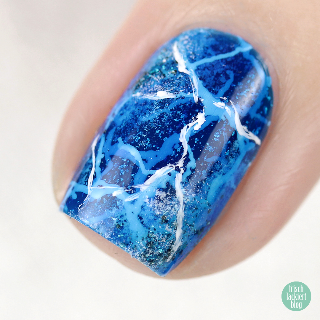 YpsLackiertChallenge – Eiszeit – blue broken ice nail art – by frischlackiert