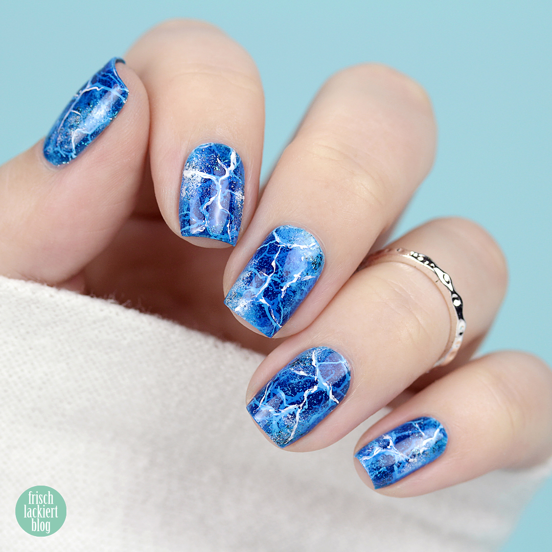 YpsLackiertChallenge – Eiszeit – blue broken ice nail art – by frischlackiert