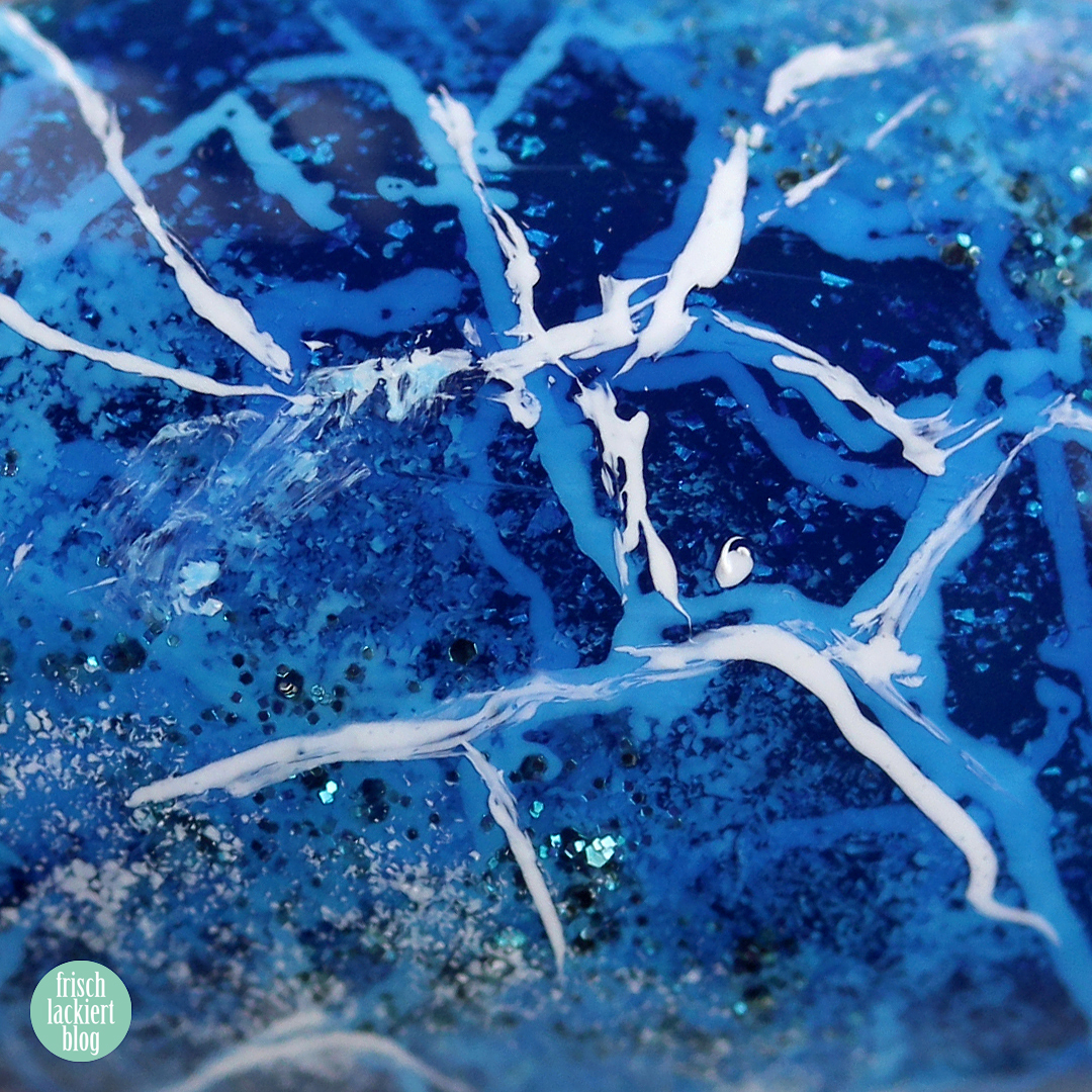 YpsLackiertChallenge – Eiszeit – blue broken ice nail art – by frischlackiert