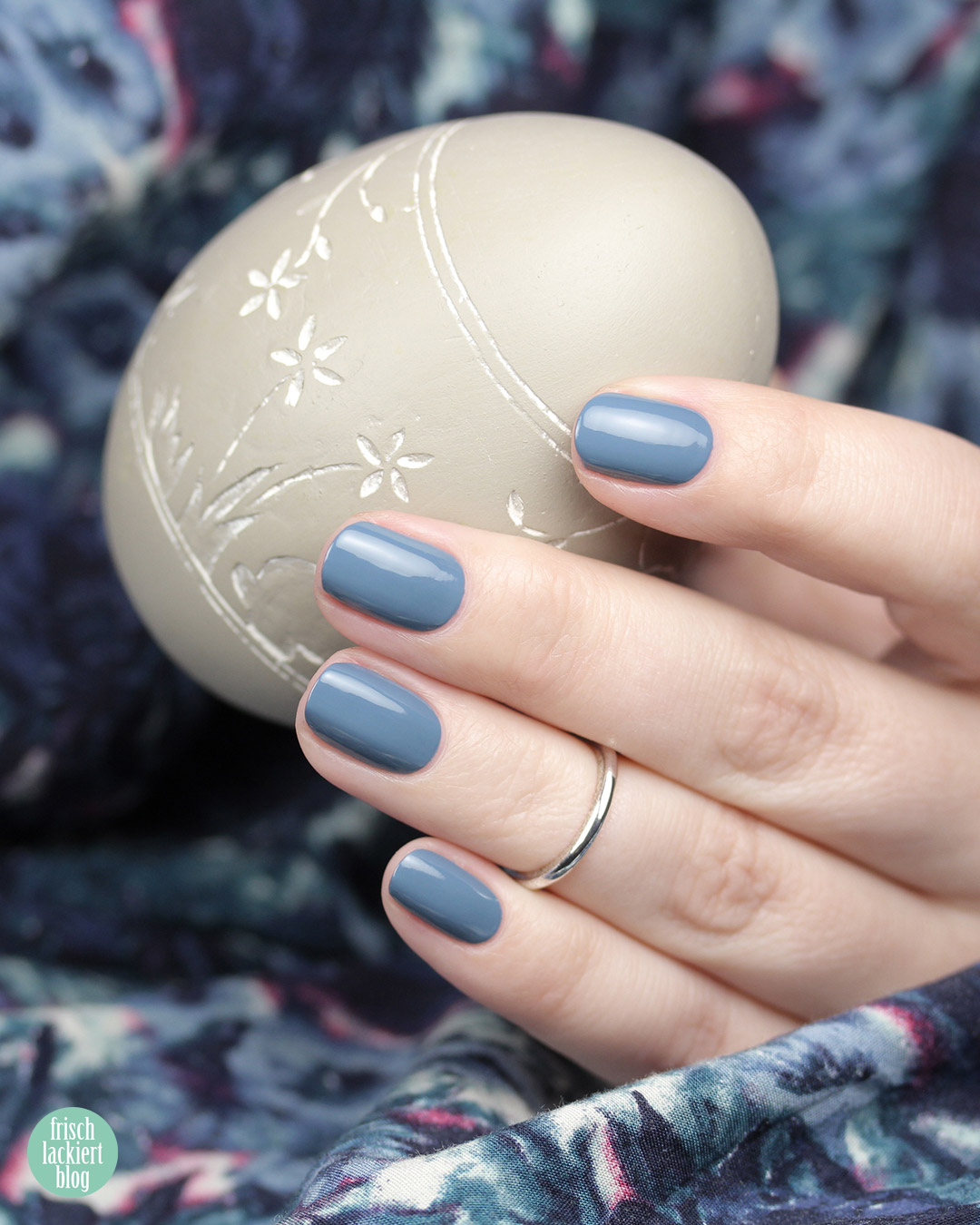 Trind Nagellack – Back to Basics Kollektion – Trust the Magic – Blau Grau – swatch by frischlackiert