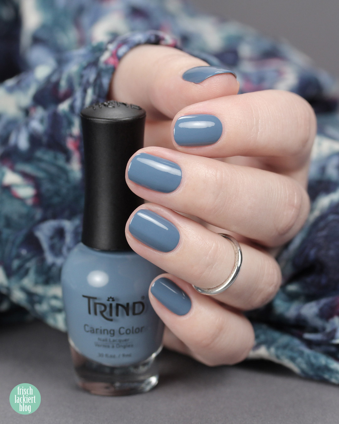 Trind Nagellack – Back to Basics Kollektion – Trust the Magic – Blau Grau – swatch by frischlackiert